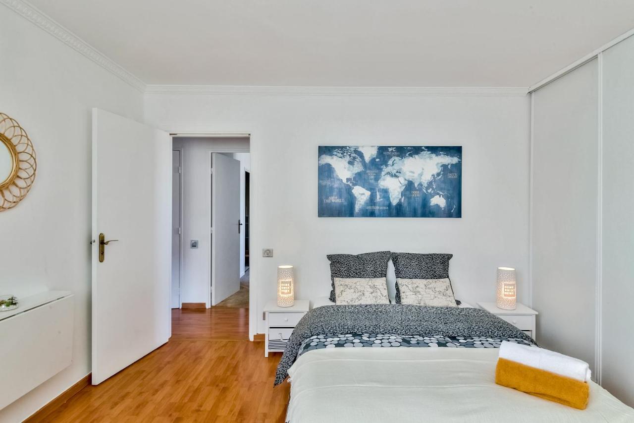 Chic And Spacious Apart With Parking Courbevoie Exterior photo